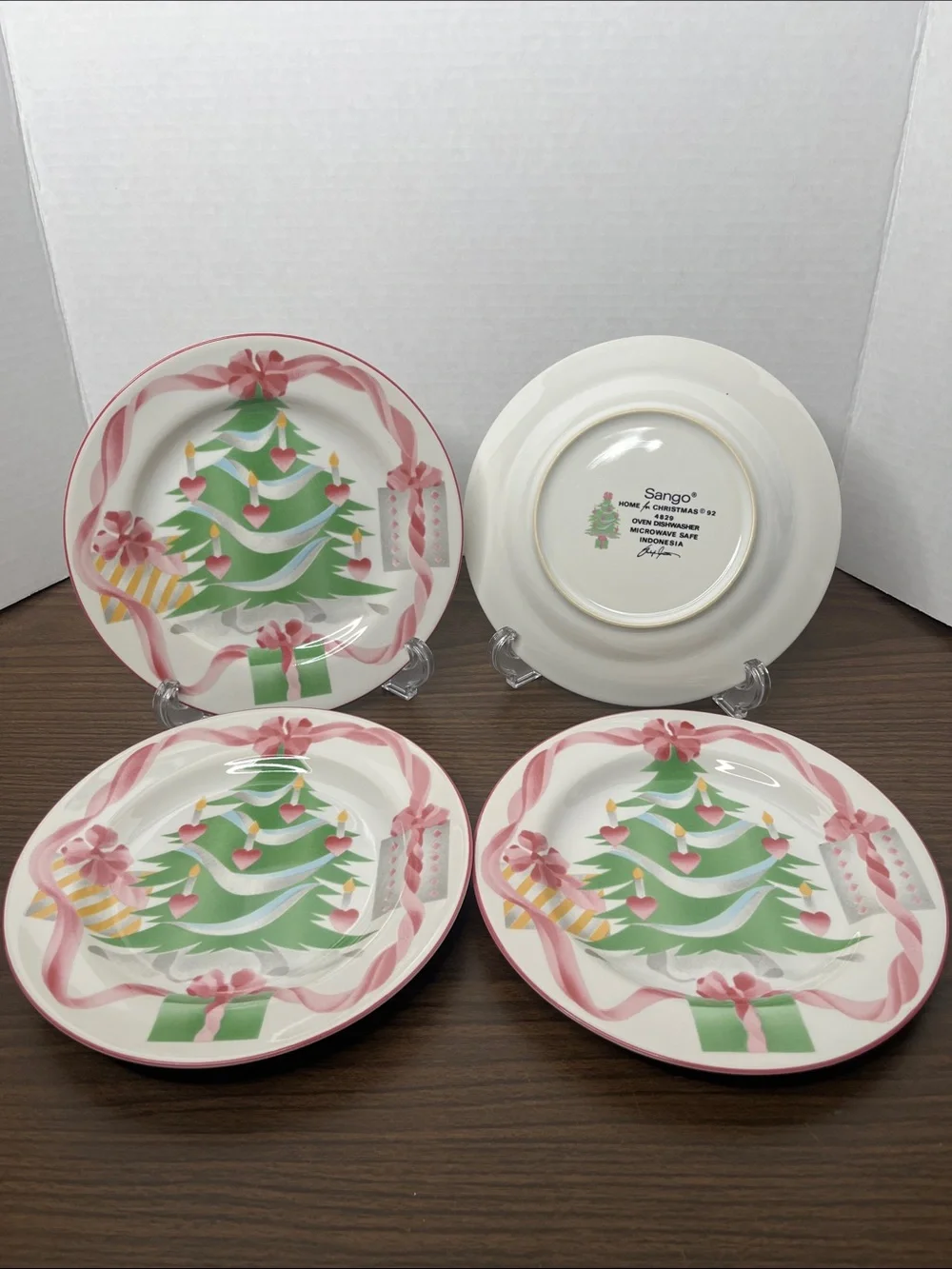 VTG 92 Sango Home For Christmas Salad/Dessert Plates